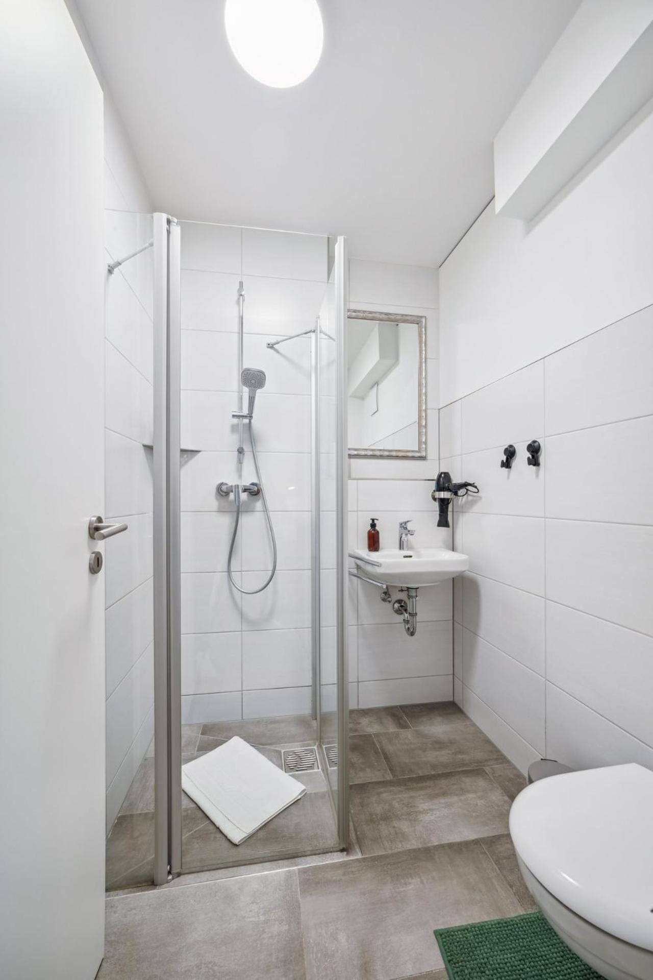 Sali Homes Elegant And Stylish Retreat In Heart Of Bayreuth, Close To River Dış mekan fotoğraf